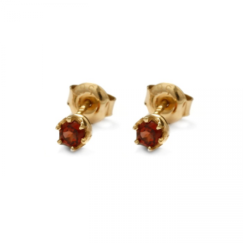 Gold earrings with natural garnet