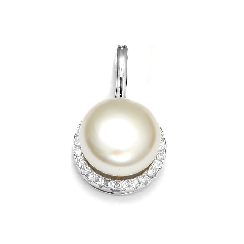 Pendant with pearl