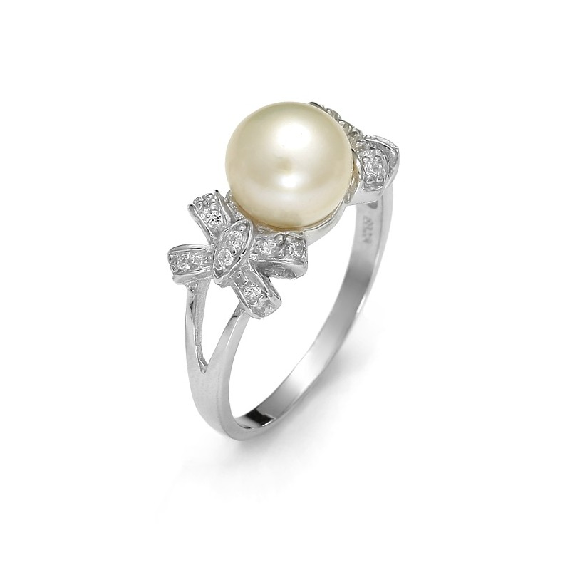 Silver ring with freshwater pearl and zircons