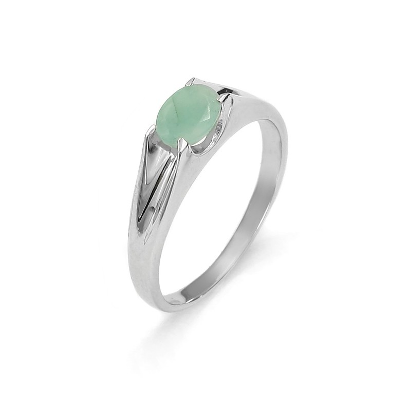 Silver ring with natural emerald