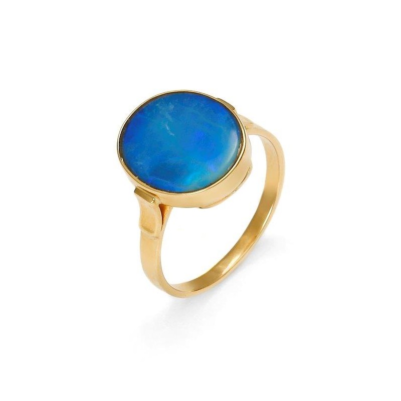 Złoty pierścionek z niebieskim opalem